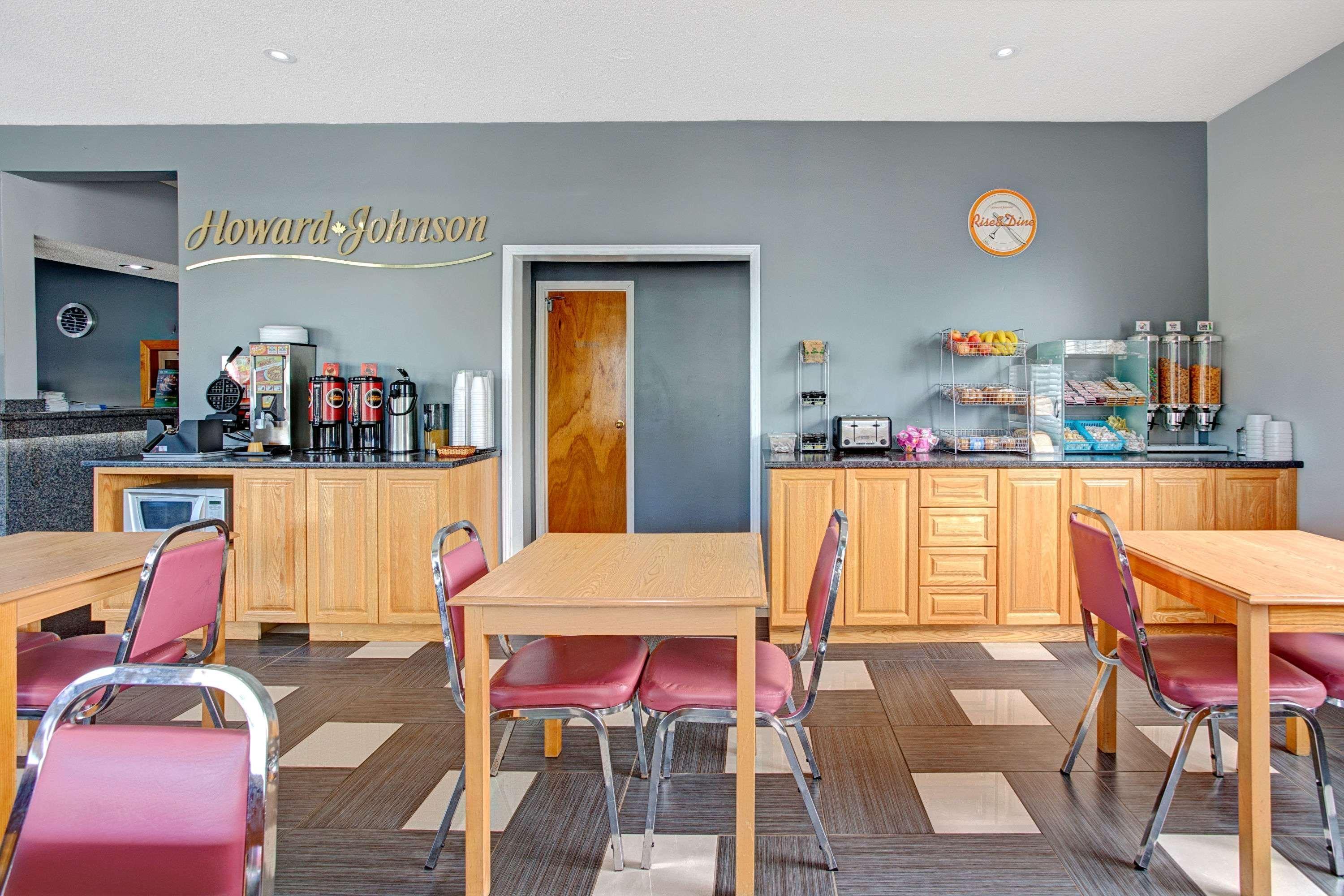 Howard Johnson By Wyndham Gananoque Exterior foto
